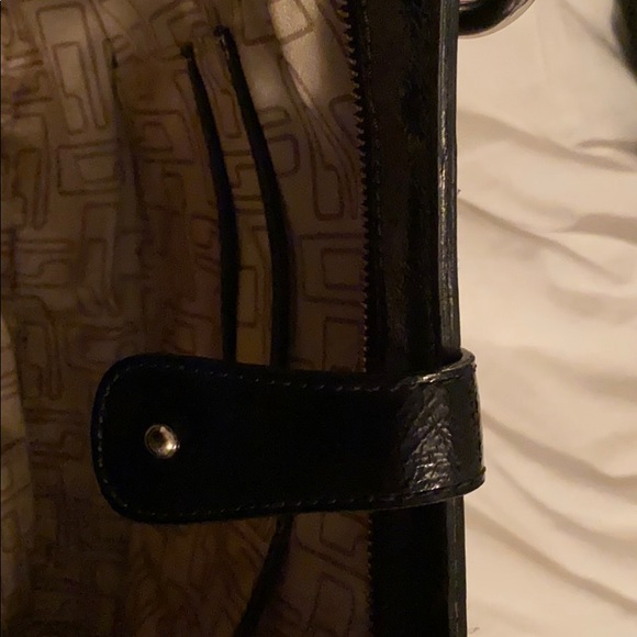 Guess purse - Picture 4 of 4